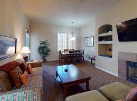 LV252 Private Upstairs 2BD-2BA Legacy Villas Condo, Hotel in La Quinta
