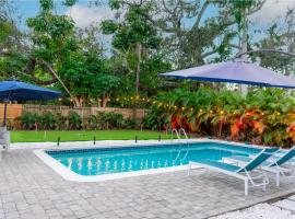 Luxury Villa Heated Pool, Putt-Putt & Bocce, hotelli kohteessa Bradenton