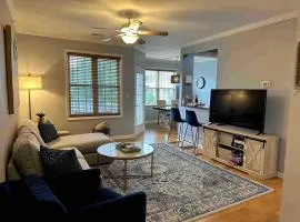 Lovely 2-bedroom condo, close to beaches