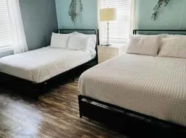 Tree Farm Stay Fire Pit & Grill WOW-King Suite