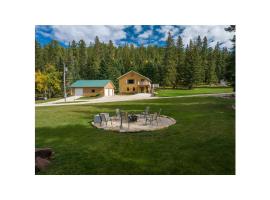 Ponderosa Hideaway-ATV, Hiking, Snowmobiling, Hunting & Casino Fun, hotel v destinaci Deadwood