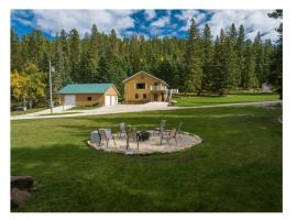 Ponderosa Hideaway-ATV, Hiking, Snowmobiling, Hunting & Casino Fun, hotel in Deadwood