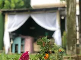 Casa com pátio a 150 metros da Praia da Vila Imbituba