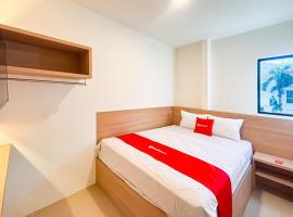 RedDoorz near Exit Toll PIK 2 – hotel 
