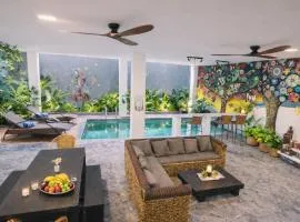Serene Villa Icaro in Downtown El Nido with Cliff View