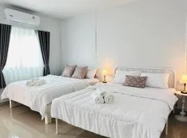 River 2 2BR 8Pax 9 Mins to LeeGarden Free Netflix