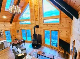 Modern Mountaintop Log Home with Amazing Views!