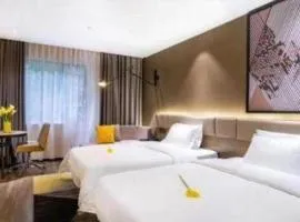 IU Hotels· Wuhan Jianghan Road Metro Station