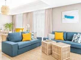 CFC, cozy 2 bedrooms apartment living room