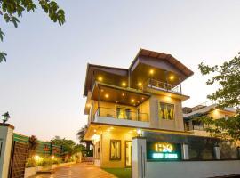 Nakshatra 4bhk Villa by DanCenter | BBQ | Pvt pool | Lonavala, hotel i Lonavala