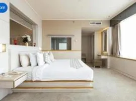 Horison Ultima Makassar