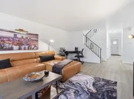 Modern 3BR Townhome in Mt. Lebanon | Garage + Easy City Access