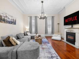 Allentown 5 BR House Free Parking No Chores!, hotell i Buffalo