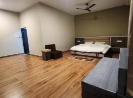 Khatiya Camp, хотел в Mandlā