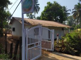 The Pitruchhaya Beach Resort, ξενοδοχείο σε Srivardhan