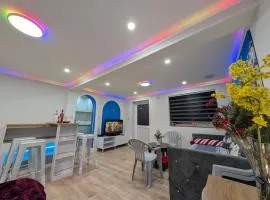 Luxury Boutique Suite with a Mediterranean Soul - 15m to Heathrow Windsor Ascot Legoland with Free Parking