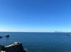 Au pied de la cathédrale 6p