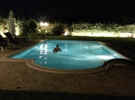 Renaissance Holidays Villa、ネア・カリクラティアのホテル