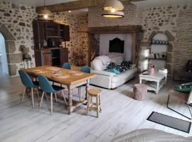 GITE RURAL 5 personnes، فندق في Rocles