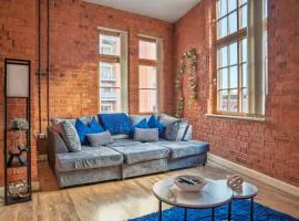 City Centre 2-Bed, 2 Balconies, 65 Inch TV, Free Parking, Coffee Machine, Netflix