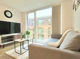 Modern 2bed Apartment in Birmingham City Centre 2 mins from Train Station with Free Parking and WiFi