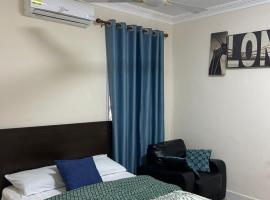 Adelpha 101, overnachting in Accra