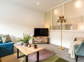 Modern Studio Apartment in Central Rotherham