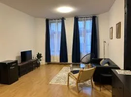 Geräumige Altbauwohnung am Hasselbachplatz - 2 Schlafzimmer