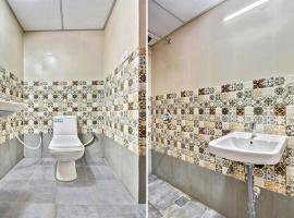 Hotel O Clark, hotel in Karnal