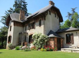 Le Manoir sur la Roche, 74, impasse du manoir, 71520 Navour sur Grosne D121, Hotel in Clermain