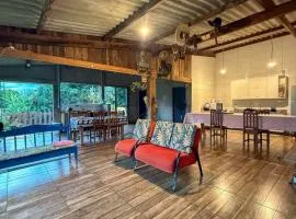 Casa ampla com vista pra mata