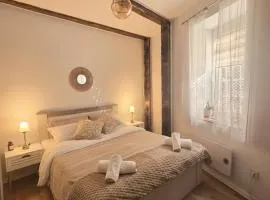 City Hall Old Town Apartman