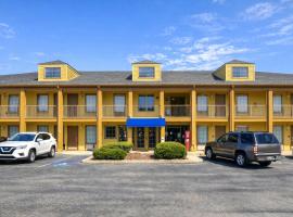 Bonita Lakes Inn by Capital O Meridian I20, hotel in Meridian