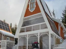 Двокімнатний апартамент на увесь перший поверх котеджу Freeman-3а - це виокремлена незалежна ЧАСТИНА БУДИНКУ з окремим входом з великою терасою та грилем