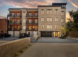 Fire Tower Classy 1BR in Downtown Charleston