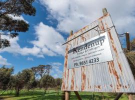 Kendenup Cottages and Lodge