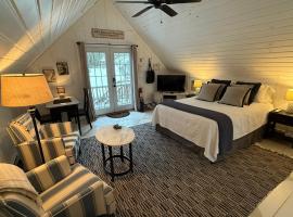 Saugatuck Studio Walk to Downtown and Waterfront, hotel a Saugatuck