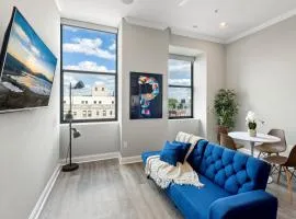 Magnificent 1BR with Pool & Gym