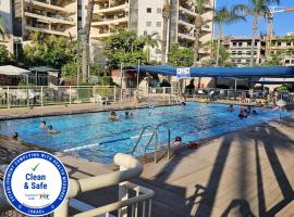 A Dream Place in Raanana, up to 5 guests - Swimming Pool - Jacuzzi & Gym, khách sạn ở Ra‘ananna