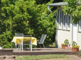 Holiday Home mit Pool by Interhome, Hotel in Radewege