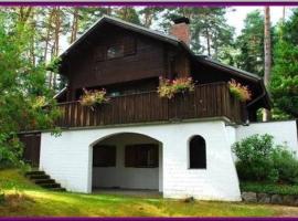 Holiday Home Blockhaus by Interhome, hotel a Göhrde