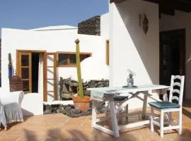 Apartment Appartement Casa Hibisco mit schönem Garten by Interhome