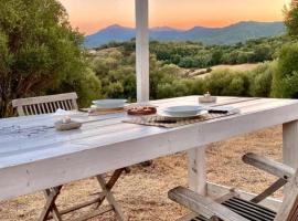 Holiday Home Stazzo mit Garten in Luogosanto by Interhome, hotel di Luogosanto