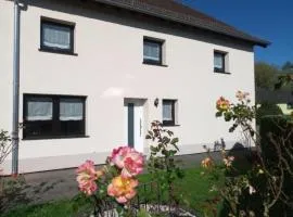 Holiday Home Zum Rosenhügel by Interhome