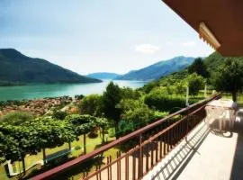 Apartment Casa Luna' Wohnung mit Wasserblick by Interhome