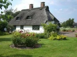 Holiday Home Reetdachhaus Petra by Interhome