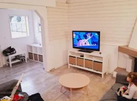 Maison et appartement 7 chambres, piscine