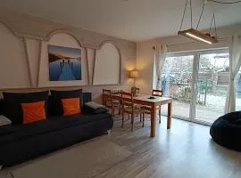 Stylish & Spacious Apartment with Patio