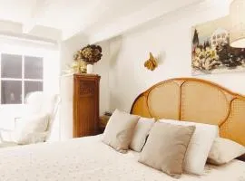 PARIS AUTHENTIC HOUSE open space studio Métro 14 Hôpital Bicêtre, RER B Gentilly