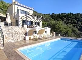 Seafront luxury retreats - Villa Alex and Villa Argiri, hotel u gradu Meganisi